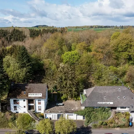 Casa vacanze Eifelnatur - Haus 2-4 By Interhome