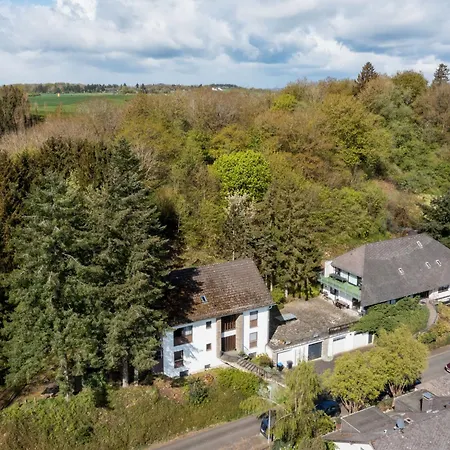 Casa vacanze Eifelnatur - Haus 2-4 By Interhome