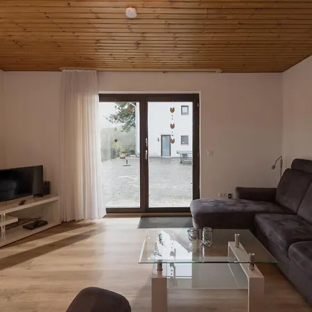 Eifelnatur - Haus 2-4 By Interhome Casa vacanze Immerath